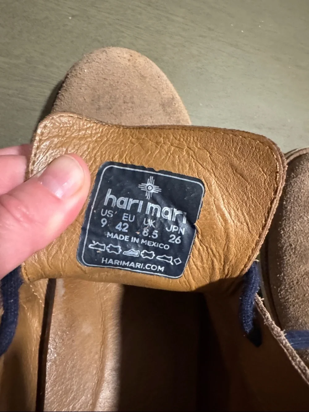 Hari Mari Men's Suede Chukka Boots in Taupe with Navy Laces size 9